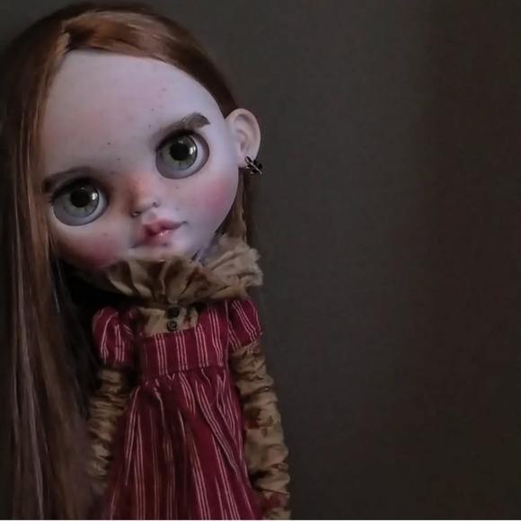 Blythe Doll - Picture 2 of 8